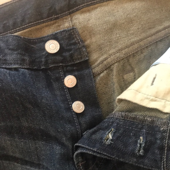 Levi’s denim shorts - Picture 4 of 8